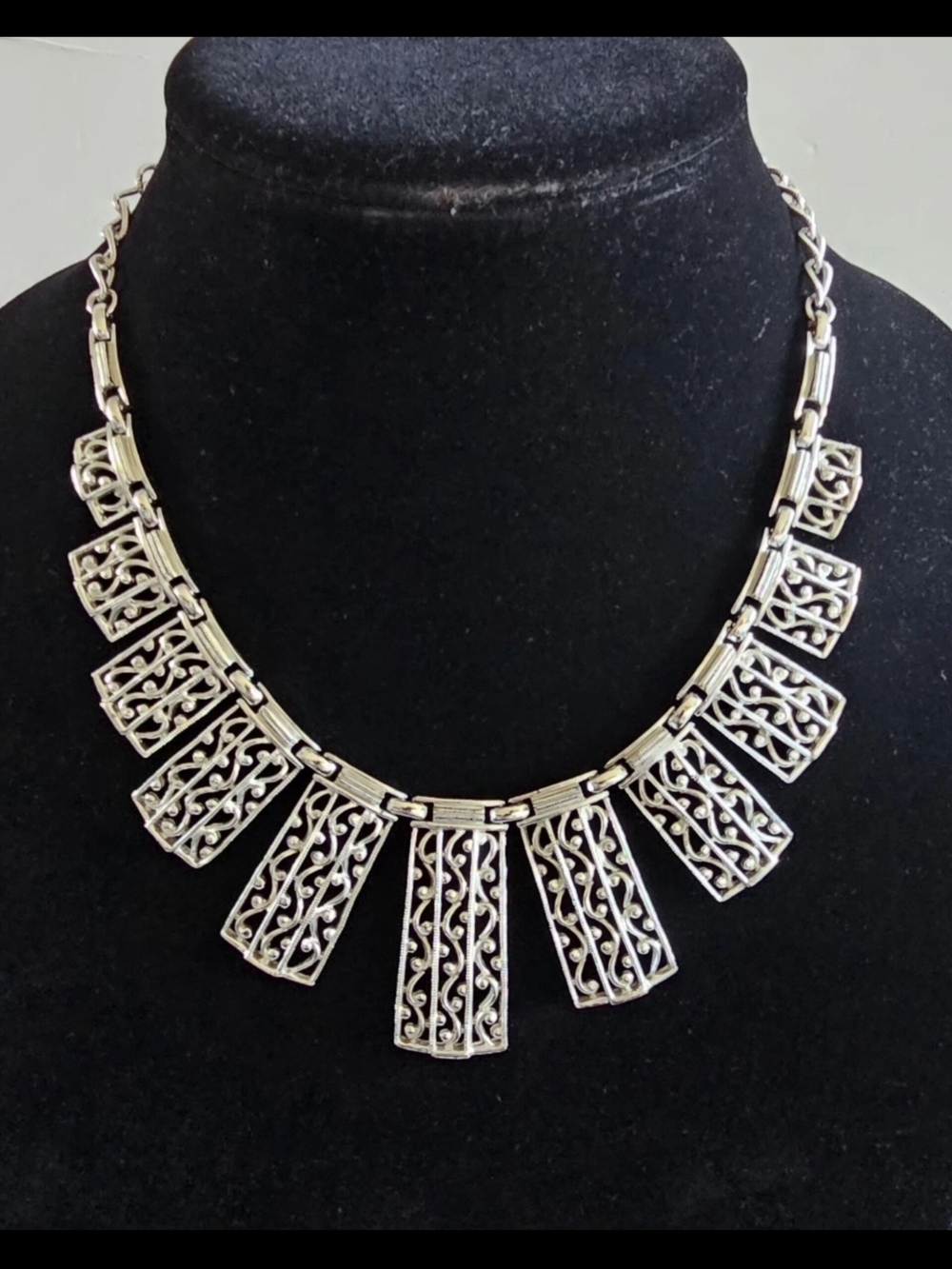 Vintage Sarah Coventry "Lady of Spain" Modernist Necklace Approx. 16"